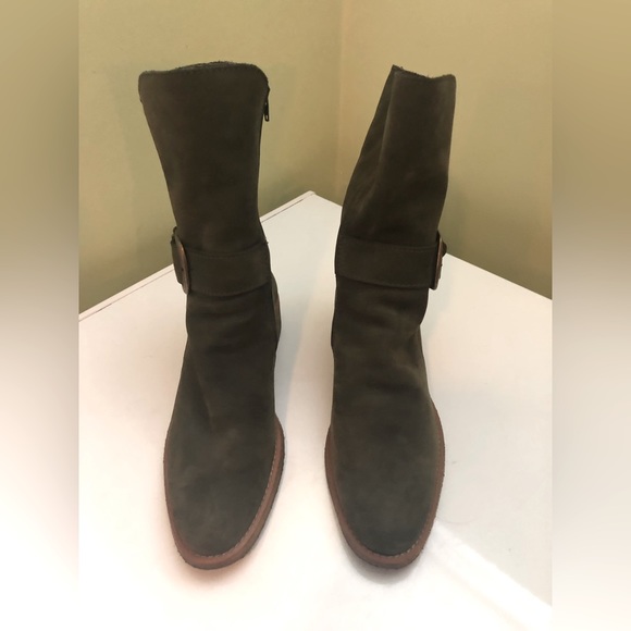 Arche Shoes - ARCHE dark Green suede 9 1/2” in height from heel size 40